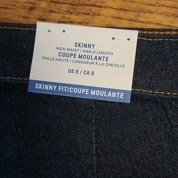 H&M Dark Wash Skinny Jeans Size 8 NWT - Picture 2 of 3